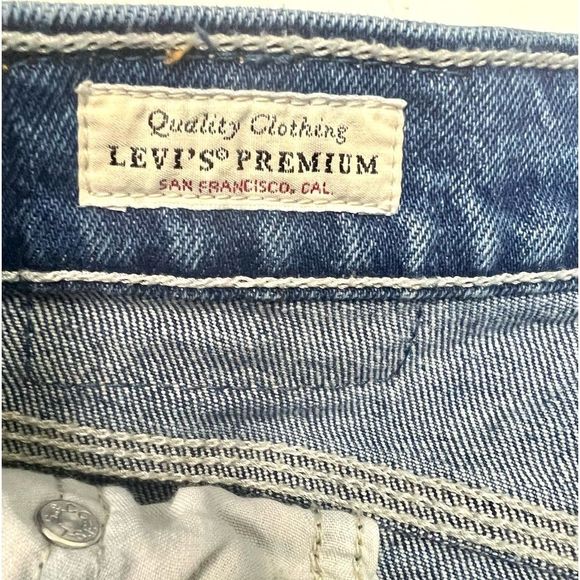 Levi’s Premium Wedgie Straight Jeans - Picture 7 of 11